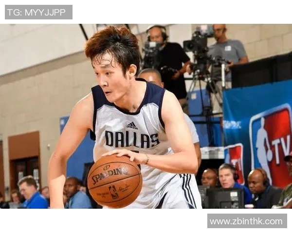 火箭队分享球员防守训练精彩瞬间强化训练强度助力球队进步 火箭队分享球员防守训练精彩瞬间强化训练强度助力球队进步