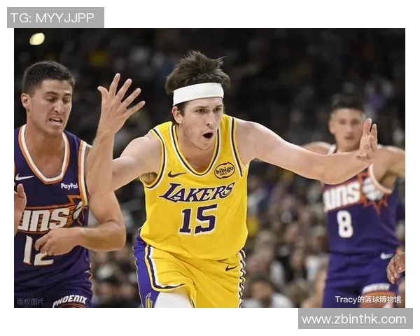 状态火热！里夫斯首节8中5得到13分2篮板