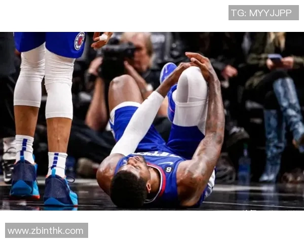 伦纳德左膝受伤提前返洛杉矶,快船多场比赛将无缘这位核心球员 伦纳德左膝受伤提前返洛杉矶,快船多场比赛将无缘这位核心球员